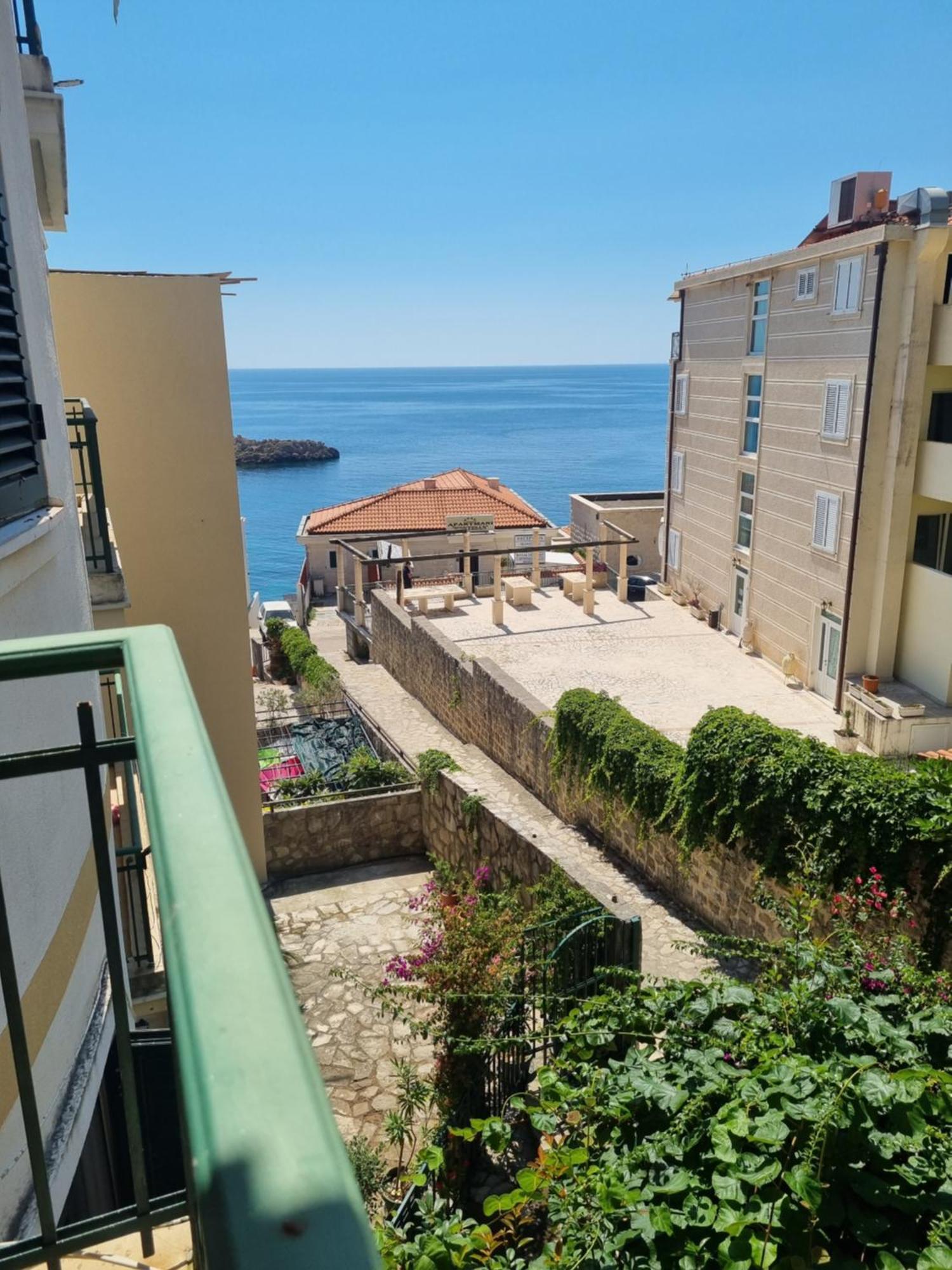 Apartments Rales Sveti Stefan Luaran gambar