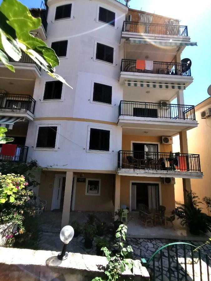 Apartments Rales Sveti Stefan Luaran gambar